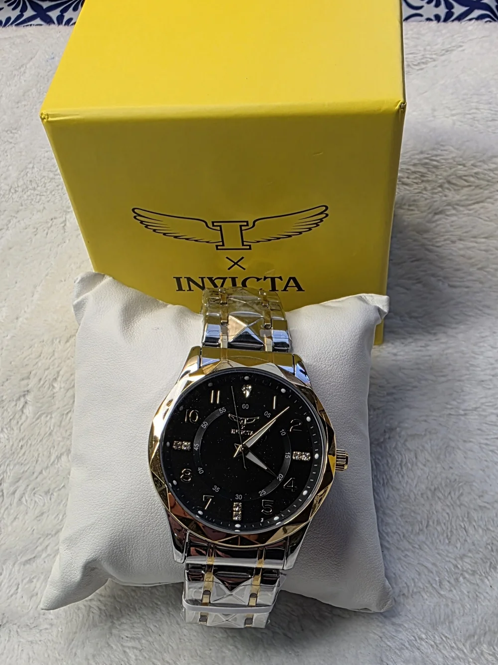 Invicta Two-Tone Gold & Silver Black Dial Watch 69024 41mm
